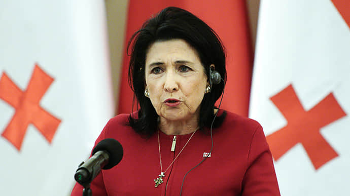 Президентка Грузії помилувала гендиректора головного опозиційного телеканалу