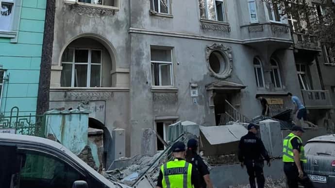 Russian attack on Lviv: at least 7 architectural monuments damaged – photos