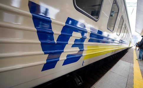 Пасажири побили провідника поїзда через зауваження щодо паління
