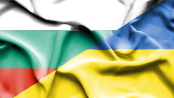 В Україну з Болгарії почали постачати обіцяні 100 БТРів - ЗМІ