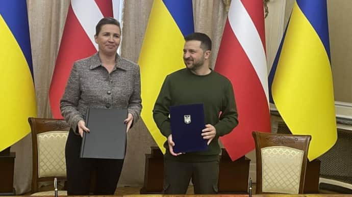 Ukraine signs security agreement with first country outside G7 