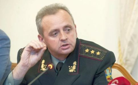 Муженко забрал звание у военных за получение взятки