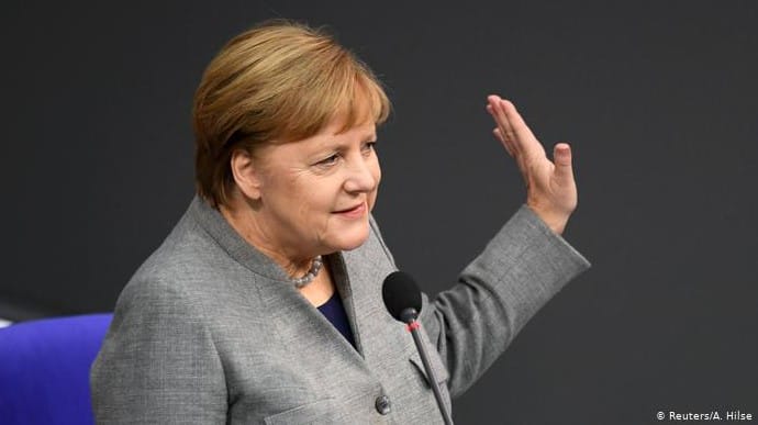 Блок Меркель наращивает отрыв от Зеленых перед выборами в Германии