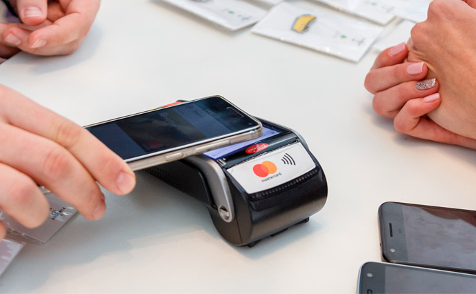 Android Pay в Україні: розвінчуємо 5 міфів про оплату смартфоном