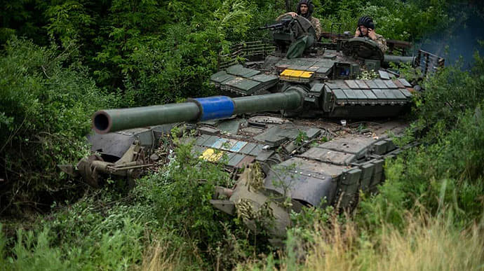 Russia Sends Obsolete Tanks to Battle in Ukraine Amid Staggering Artillery  Losses - The Moscow Times