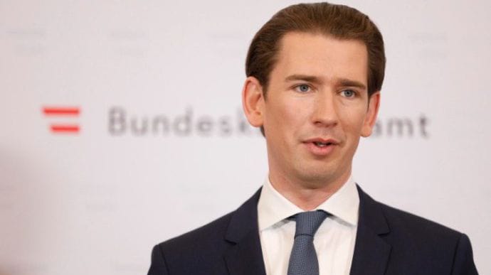 Канцлер Австрии пользовался самолетом Фирташа – СМИ
