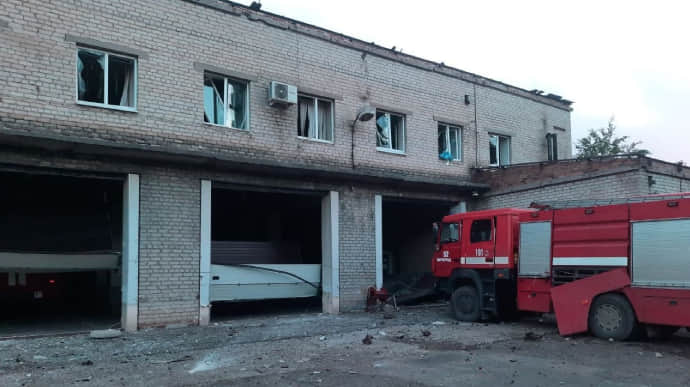 Firefighters injured in Russian attack on fire brigade in Kherson Oblast