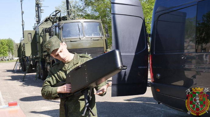 Пограничники рассказали, как белорусские РЭБ охотятся за украинскими дронами
