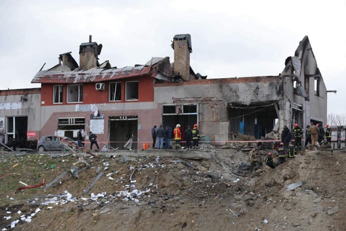 Знищена СТО у Львові внаслідок ракетного удару окупантів 18 квітня