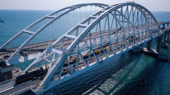 Росіяни посилили охорону Кримського моста – ЗМІ 