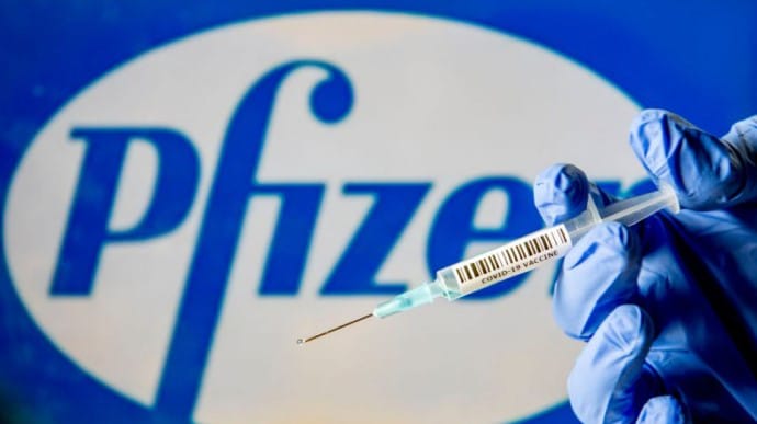 Pfizer-BioNTech прокоментували затримку з вакцинами