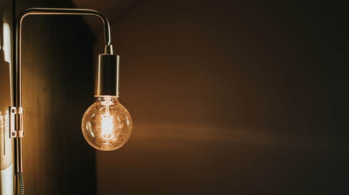 В энергосистеме дефицит: без света более 200 тысяч потребителей