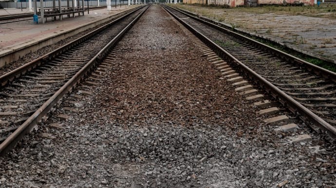 Russians damage train and railway station in Zaporizhzhia