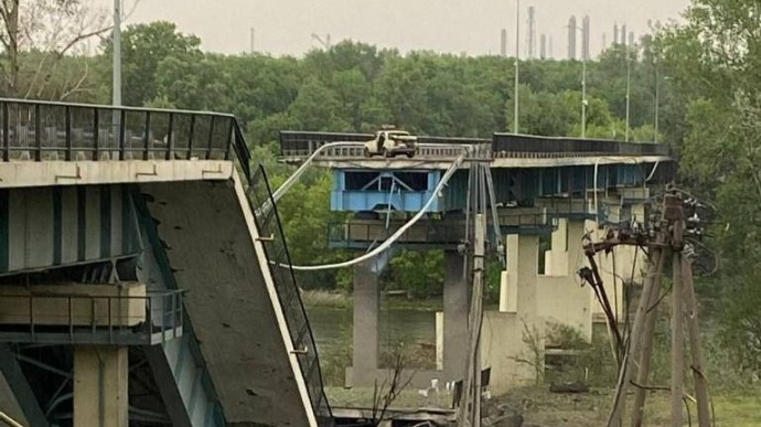 Россияне во второй раз разрушили мост между Северодонецком и Лисичанском