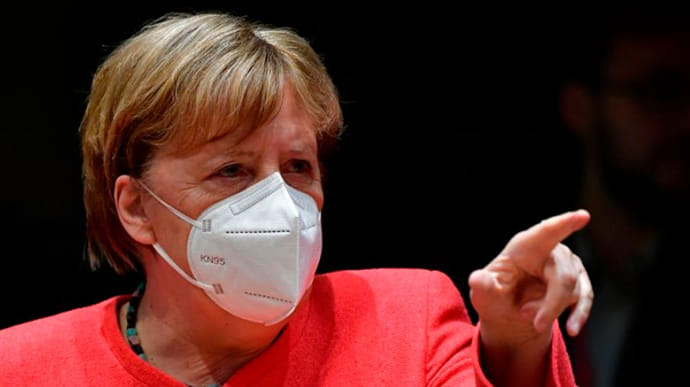 Меркель домовлятиметься з керівниками регіонів про жорсткіший локдаун 