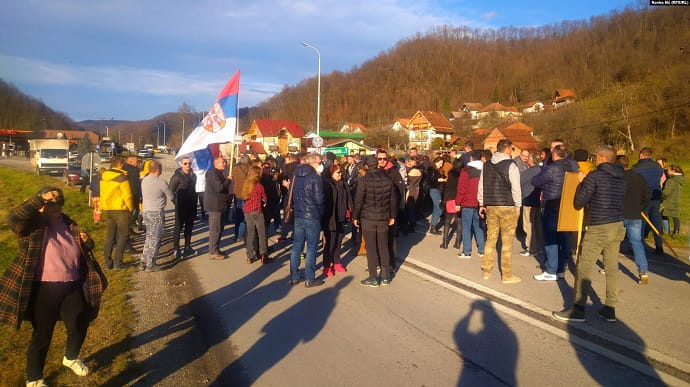 Через нові закони тисячі людей у Сербії вийшли на акції протесту