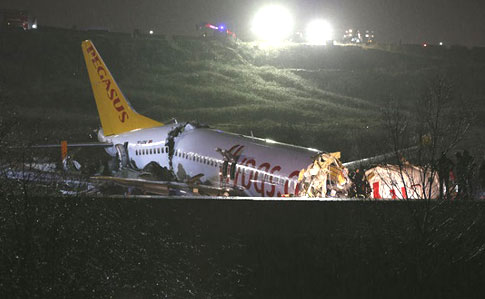 Жесткая посадка самолета в Стамбуле: количество жертв возросло