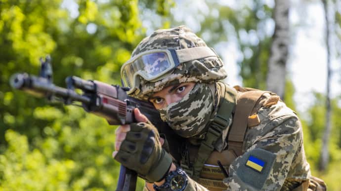 ЄС схвалив виділення до 1,4 млрд євро з доходів від активів РФ на зброю для України - ЗМІ