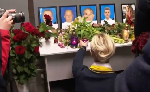 В аэропорту Борисполь почтили память жертв авиакатастрофы в Иране