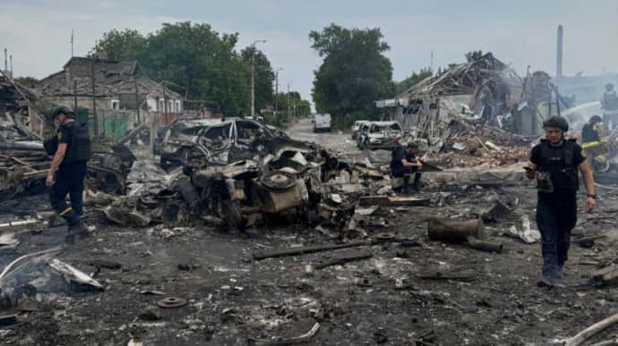 Russia's recent attacks on Donetsk Oblast kill 11 civilians and injure 43