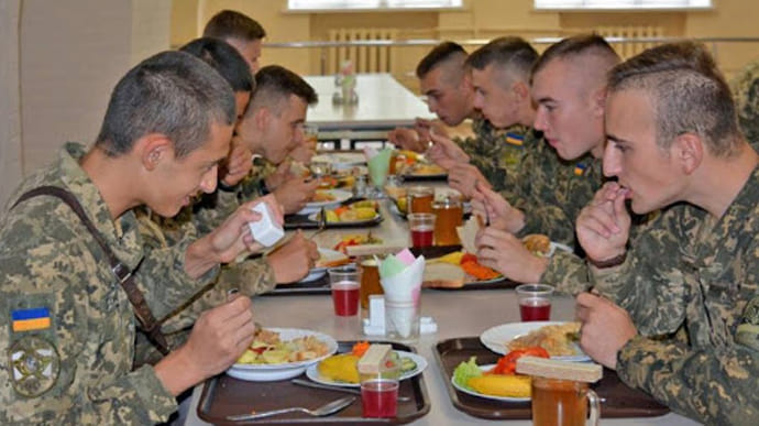 Міноборони просить громадськість контролювати якість харчування військових