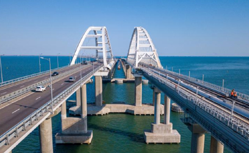 Эстония осудила запуск Россией поездов по Крымскому мосту