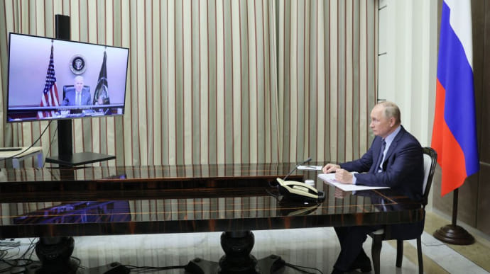 Байден и Путин поговорят по телефону в четверг