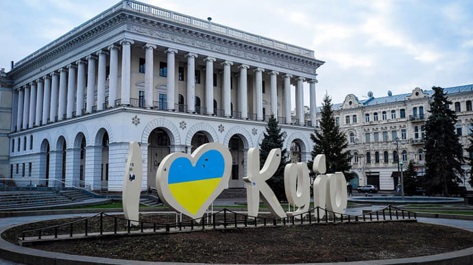 Хмельницький очолив рейтинг довіри до місцевої влади, Київ 15-й