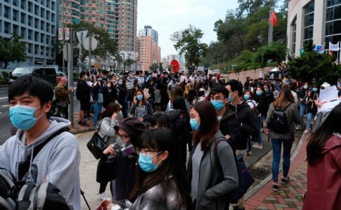 Коронавирус: Китай призывает США и мир воздержаться от чрезмерной реакции