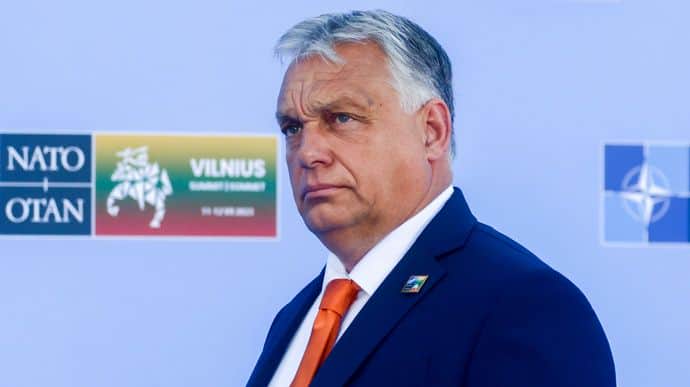 Hungarian PM criticises Ukraine's decision to ban former president from leaving Ukraine