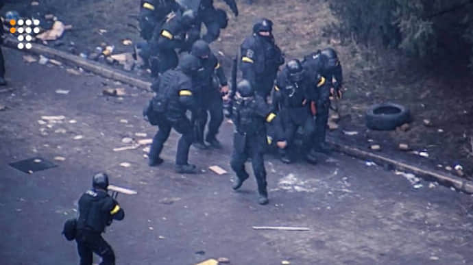 Справи Майдану: за розстріл мітингувальників судитимуть ще 9 бійців чорної роти Беркуту