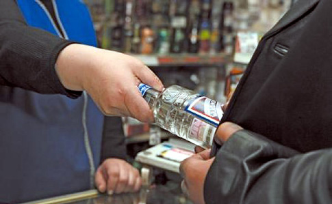 АМКУ обязал Киевсовет отменить запрет на продажу алкоголя ночью