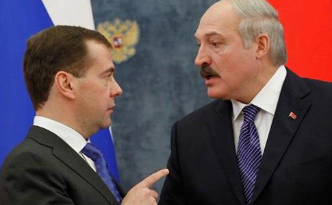 Медведєв пригадав Лукашенку всі кредити, коментуючи заяву про розрив союзу з РФ