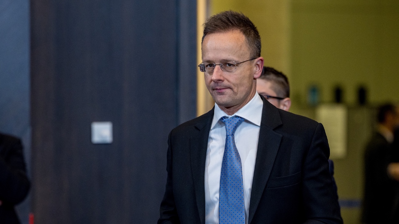 Hungarian foreign minister calls drone flights over Poland unacceptable but insists on dialogue with Russia