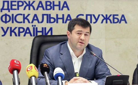 Кабмин отстранил Насирова от должности