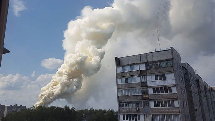 Battery factory on fire in Moscow Oblast