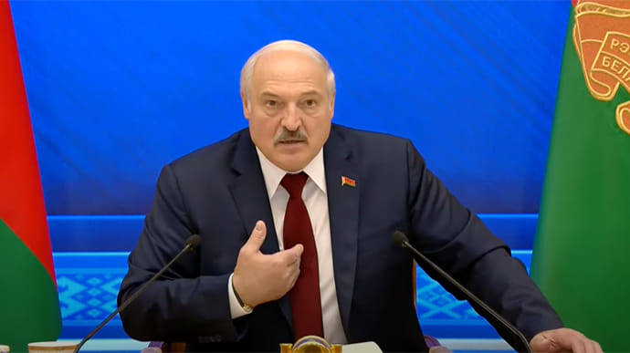 Лукашенко хочет контролировать новую власть, если она будет