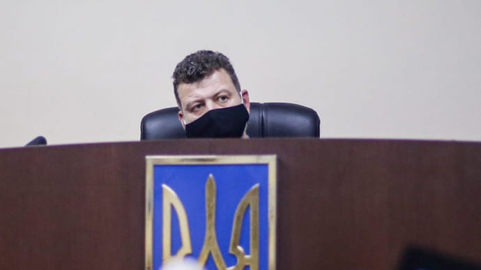 Ушел в отпуск судья, огласивший меру пресечения Порошенко