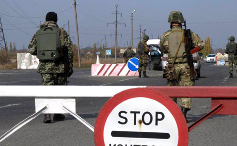 Спецслужбы РФ все более усложняют пропуск на границе с Крымом