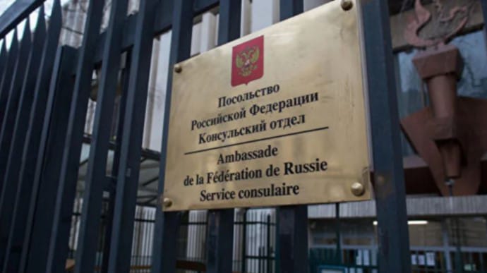 Франция и Россия тайно обменялись высылкой дипломатов - СМИ