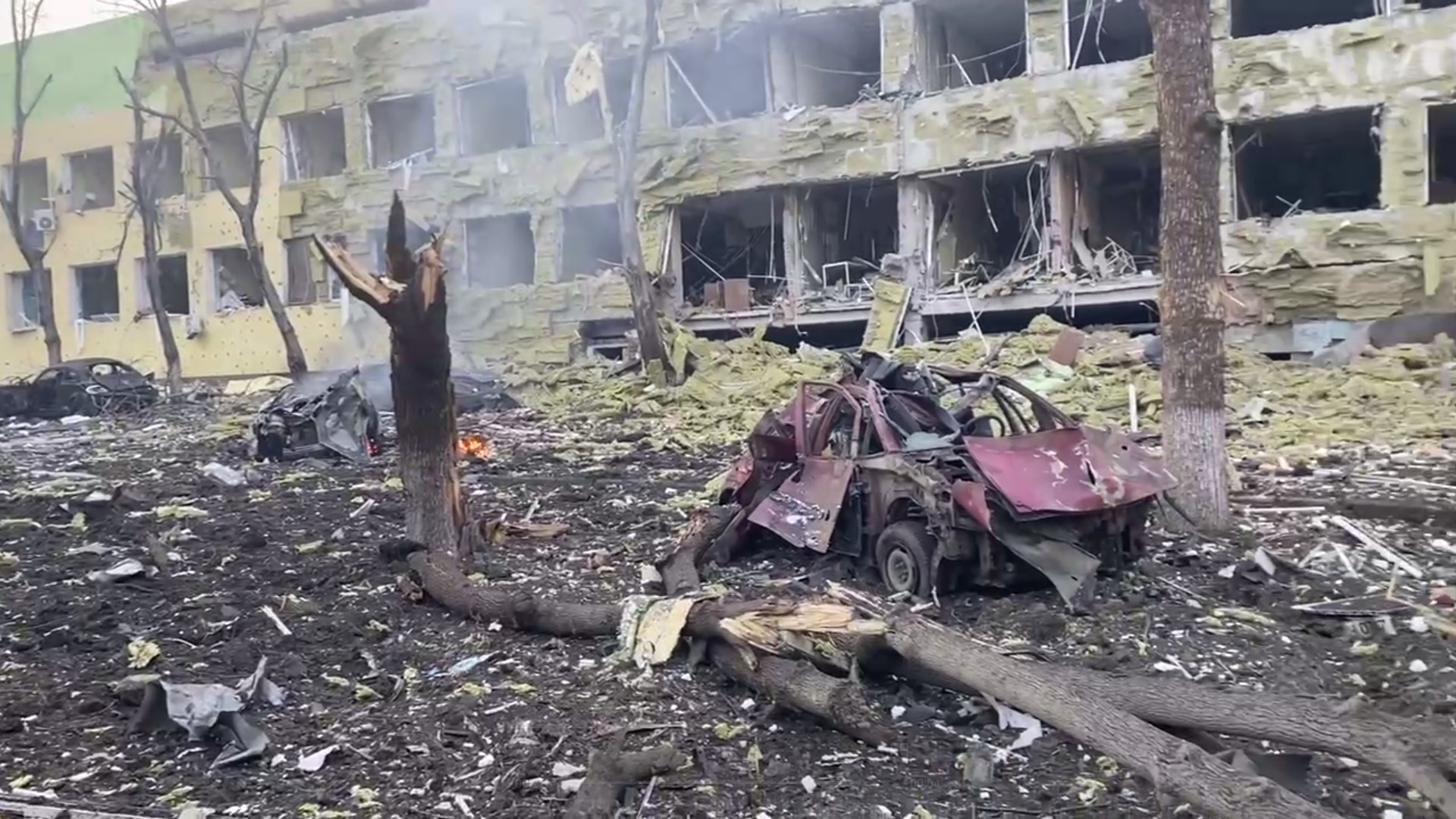 The invaders destroyed a children's hospital in Mariupol with an airstrike