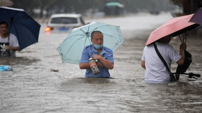 Зросла кількість загиблих через повінь у Китаї 