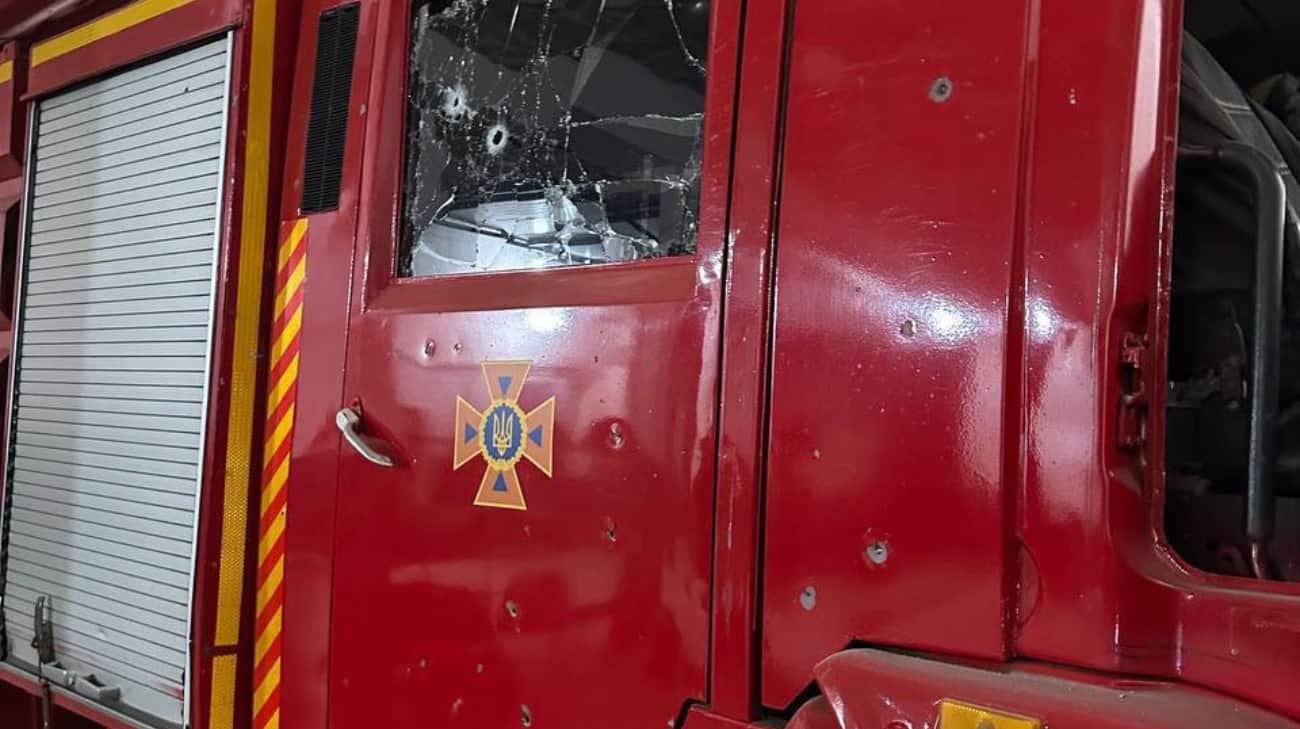 Russians attack fire station in Odesa: two firefighters injured – photos