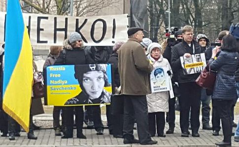 Акції за Савченко прокотилися світом. В Одесі сталася сутичка