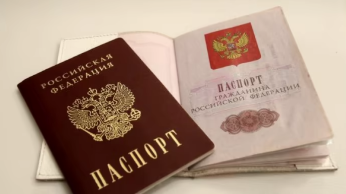 На Луганщине оккупанты планируют до 1 октября паспортизировать всех подростков – ЦНС