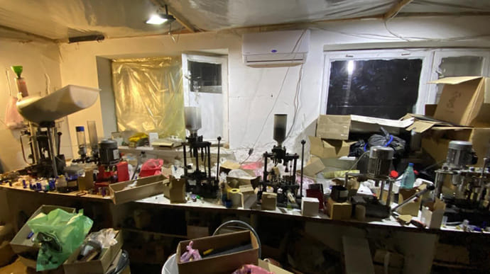 После склада оружия в Киеве разоблачили еще и мастерскую по изготовлению боеприпасов