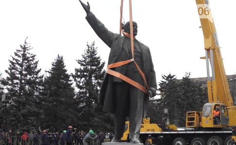 У Запоріжжі демонтували найбільший в Україні пам'ятник Леніну