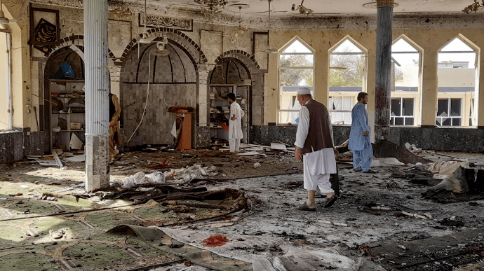 Смертник совершил теракт в мечети в Афганистане — более 40 погибших