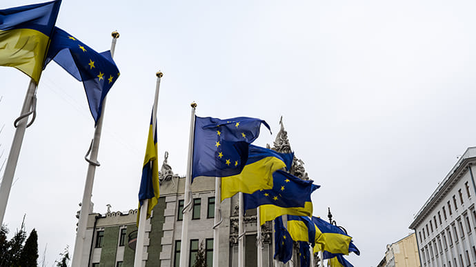 СМИ: Послы ЕС согласовали проект соглашения по безопасности с Украиной, его должны завершить до июля