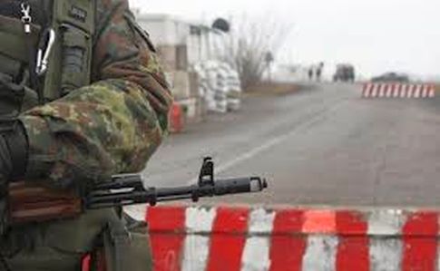 В Станице Луганской снова стреляли – ранен пограничник